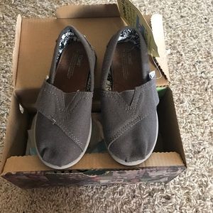 Size 8 tiny toms